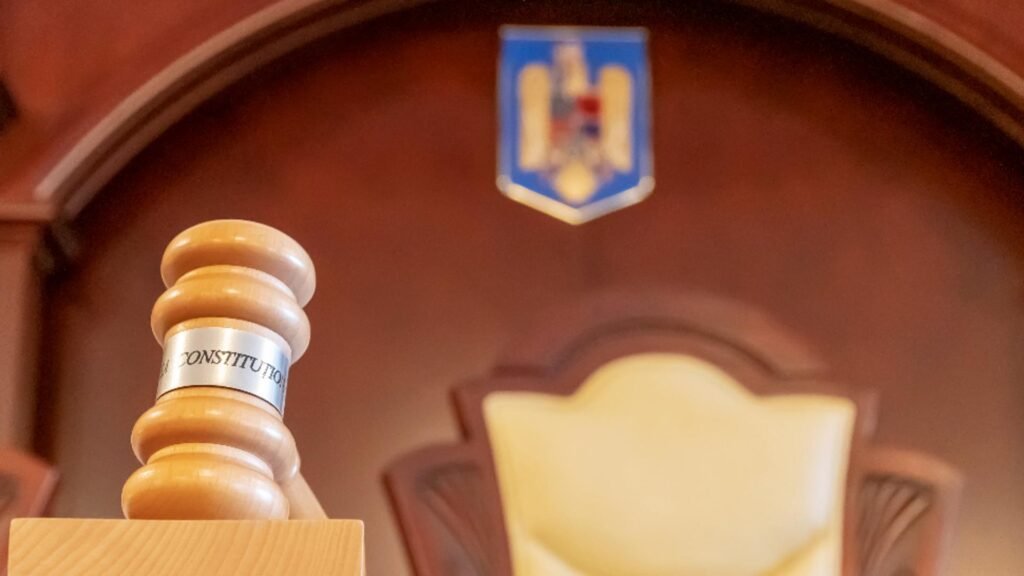 Cum pun presiune reziștii pe CCR pentru a-l proteja pe Bolojan