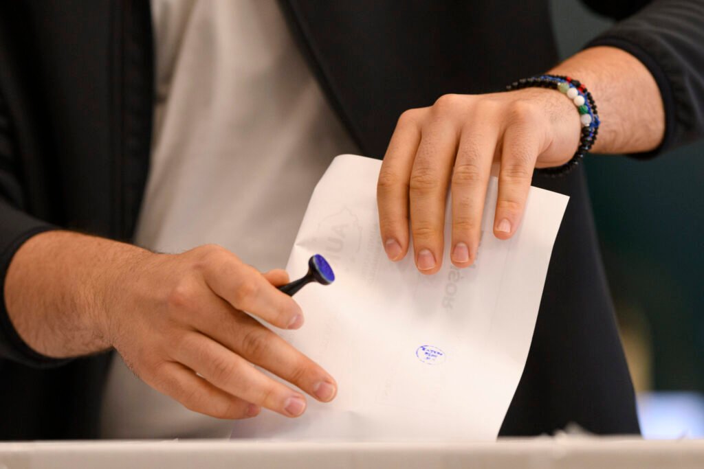 Cum votezi azi? Ce trebuie să știi înainte de a pleca spre secția de votare Cum votezi azi? Ce trebuie să știi înainte de a pleca spre secția de votare