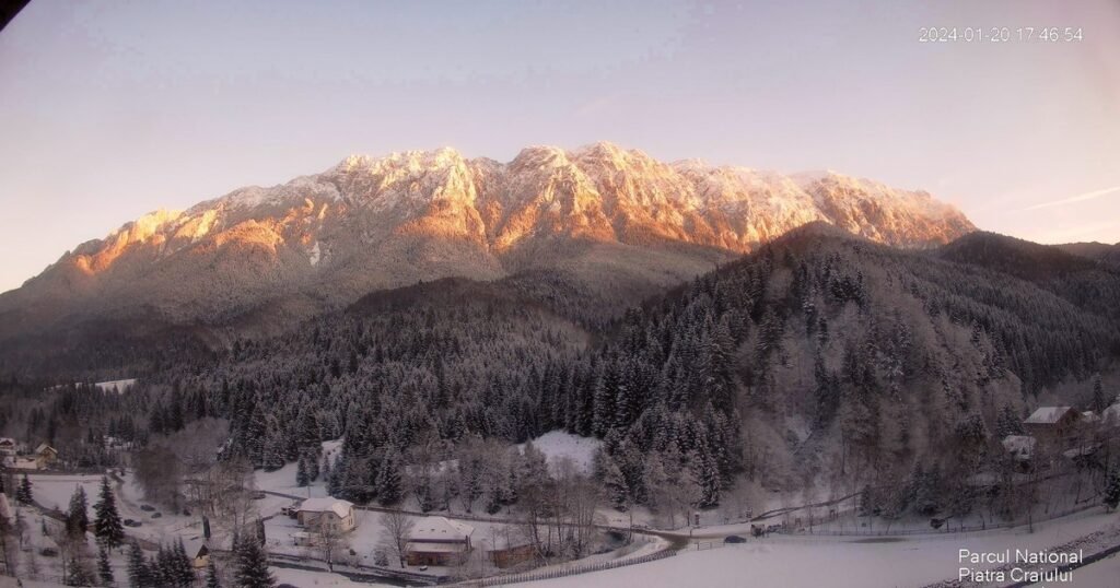 Drumețiile de vis pe care și le permite aproape orice român. Trasee fabuloase accesibile familiilor și amatorilor chiar și iarna