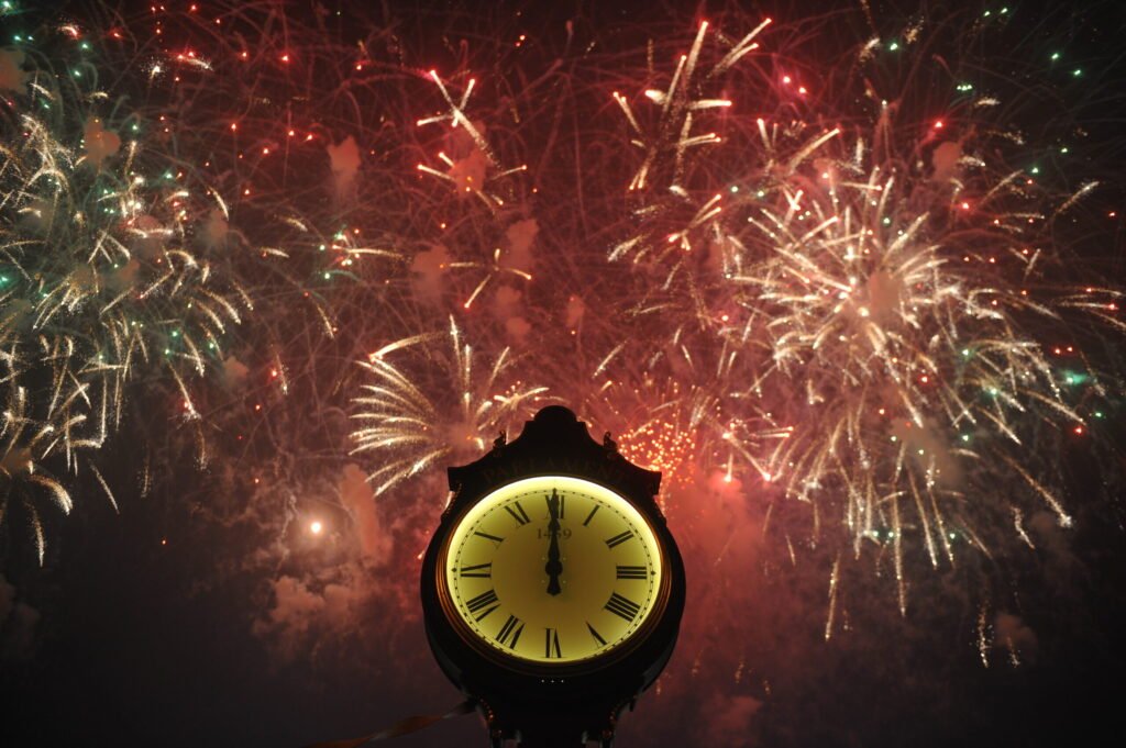 La mulți ani 2026! Primele țări care au intrat deja în noul an. La ce oră este Revelionul 2026 în lume, raportat la România. Primele locuri și cele mai ciudate ore