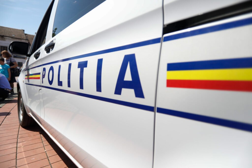 Șofer din Iași, căutat de poliție după ce a provocat un accident și a fugit, abandonând mașina