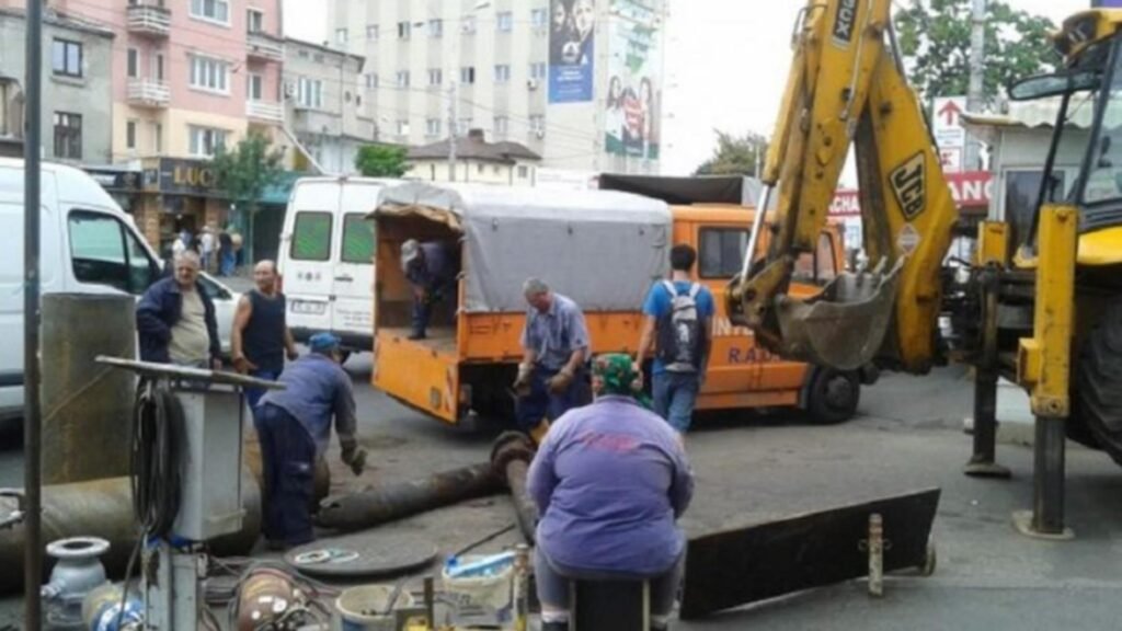 Fără apă caldă, dar și fără plată. Anunțul ministrului Energiei pentru mii de bucureșteni afectați de avarii Avarie RADET (arhivă)