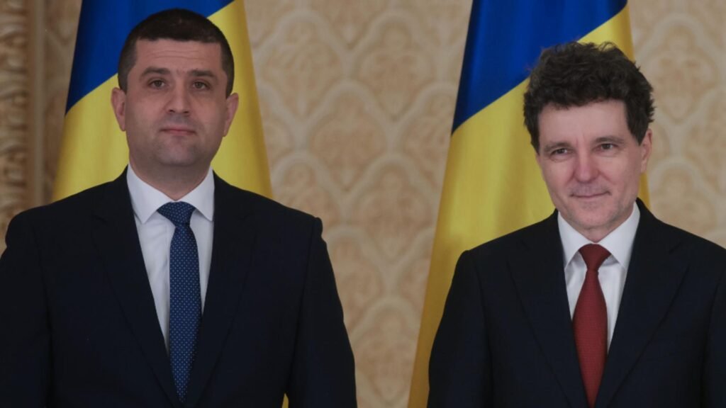 Ministrul Apărării Radu Miruță nu a oferit nicio explicație pentru faptul că aeronava care l-a dus pe Nicușor Dan în Franța nu era una potrivită (foto: Inquam Photos / George Călin)