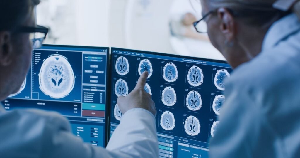 Scandal în sănătate: CNAS acuză „practici grave” după ancheta despre folosirea parafelor radiologilor de la stat în clinici private