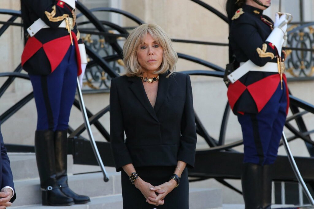 Un tribunal din Paris se pronunță într-un caz de presupus cyberbullying la adresa lui Brigitte Macron