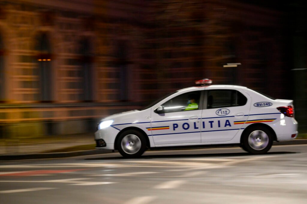 Cinci cămătari din Dâmbovița, reținuți. Liderul cerea dobânzi de 30% pe lună Cinci cămătari din Dâmbovița, reținuți. Liderul cerea dobânzi de 30% pe lună