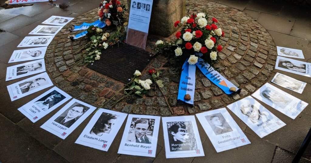 Eroii pașnici care s-au opus extremismului. Povestea cutremurătoare a studenților care s-au ridicat împotriva lui Hitler Eroii pașnici care s-au opus extremismului. Povestea cutremurătoare a studenților care s-au ridicat împotriva lui Hitler