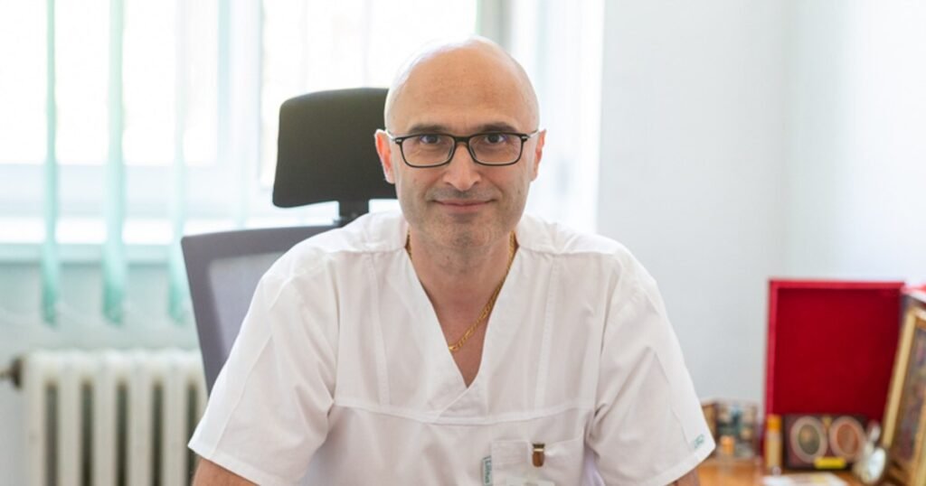 Managerii spitalelor cer sancțiuni mai dure pentru medicii care pleacă la privat în timpul programului: „Du-te la privat definitiv”