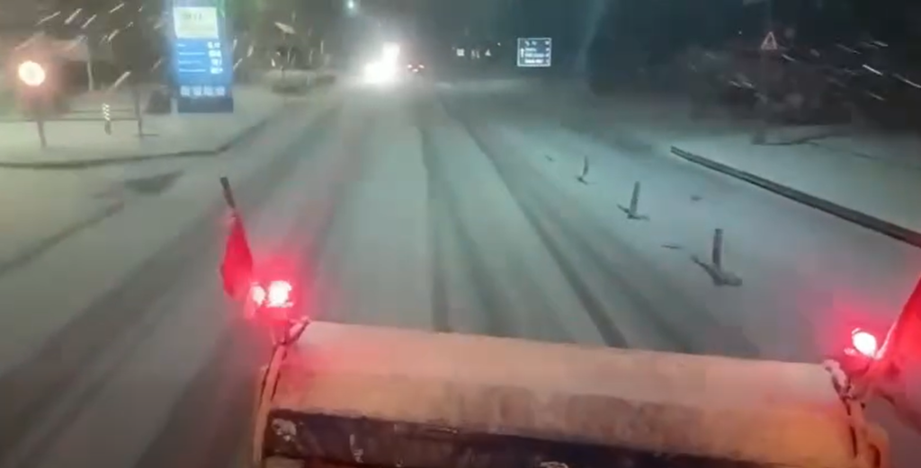 Ninsori două artere importante din județul Argeș. Poliția recomandă prudență în trafic