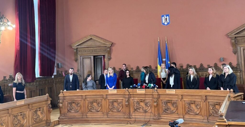 DOCUMENT O nouă încercare de blocare a tăierii pensiilor speciale. Magistrații cer președintelui să retrimită legea în Parlament