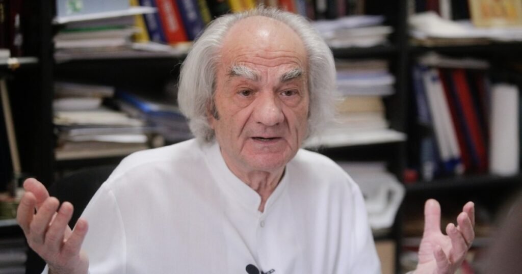 Povestea incredibilă a copilului de țăran român ajuns unul dintre geniile lumii. A devenit cel mai bun neurochirurg din Europa