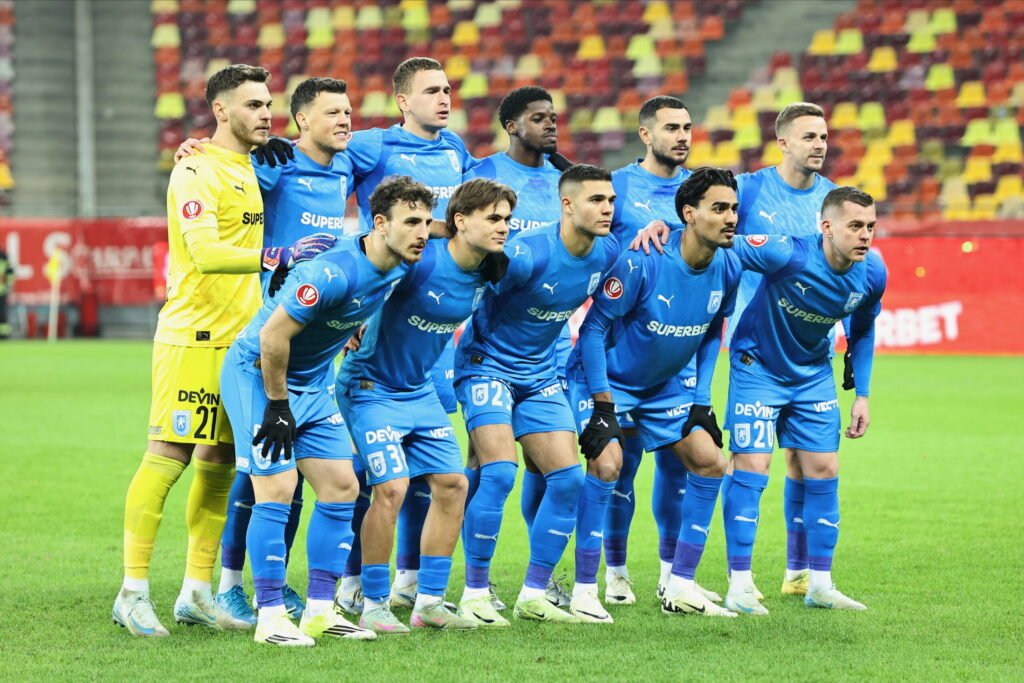 Universitatea Craiova se desprinde în fruntea clasamentului în Superliga, după etapa a 28-a Universitatea Craiova se desprinde în fruntea clasamentului în Superliga, după etapa a 28-a