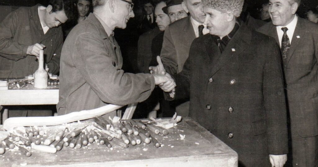 Detalii uluitoare despre ipocrizia regimului Ceaușescu. Cum a „construit socialismul” pe banii „imperialiștilor” din Occident