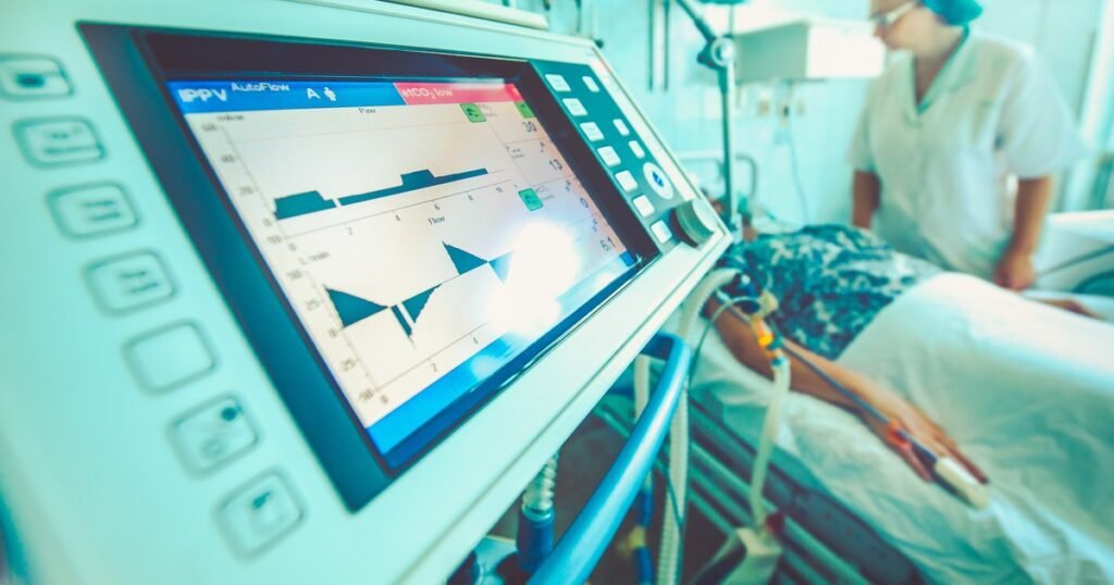 De ce ajung pacienții cu COVID-19 la ATI și în 2026? Explicațiile doctoriței Elena Copaciu