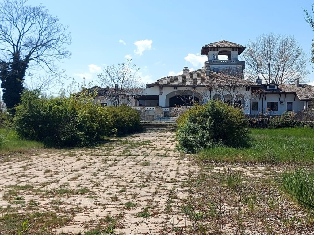 O bucată din acoperișul Castelului Reginei Maria din Mamaia a căzut. Reacția autorităților