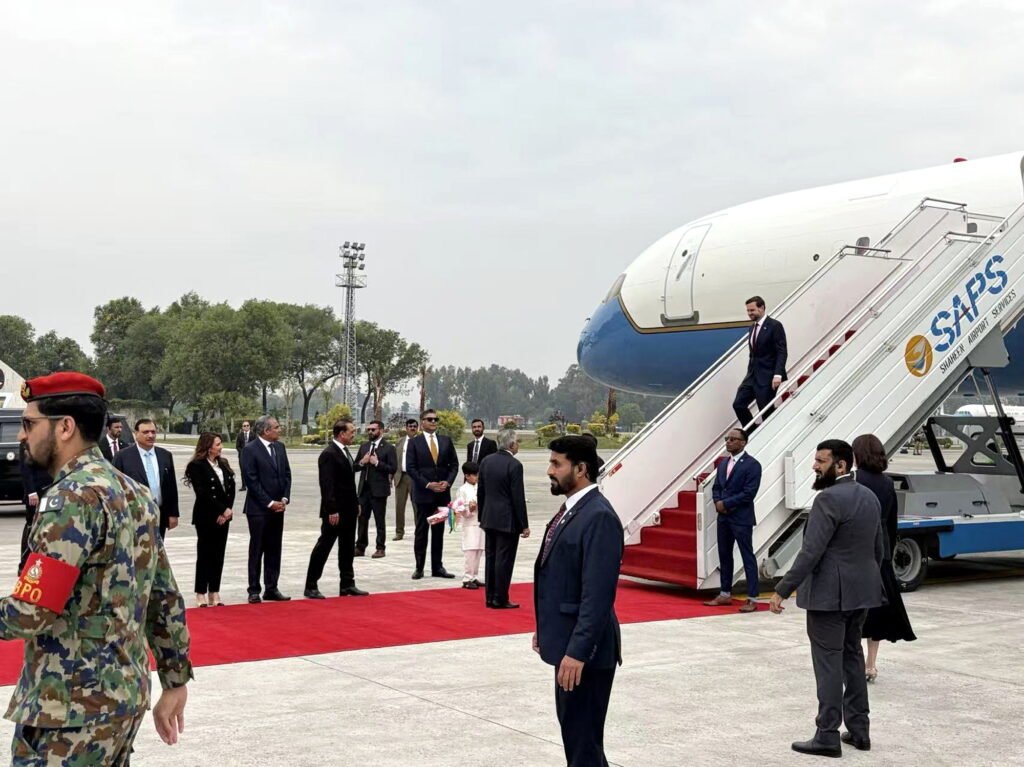 SUA și Iranul lasă deschisă ușa dialogului după negocierile tensionate de la Islamabad SUA și Iranul lasă deschisă ușa dialogului după negocierile tensionate de la Islamabad