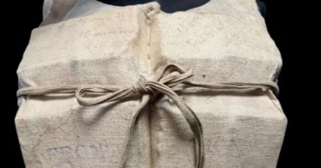 Vesta unui supravieţuitor de pe Titanic, scoasă la vânzare la o licitaţie rară