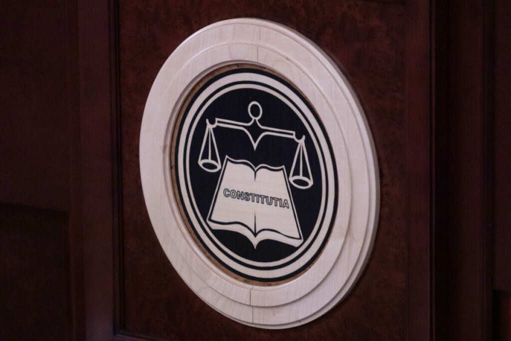 „Nu aș schimba Constituția, dar aș modifica un singur cuvânt din legea CCR”