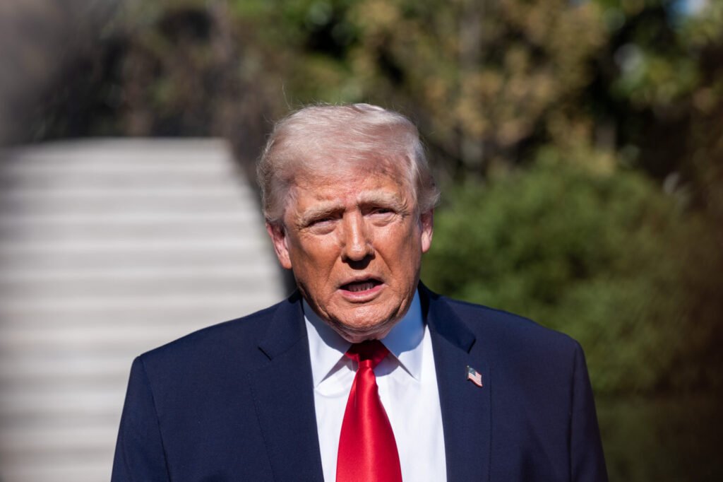 "Iran vrea un acord. Ar trebui să ridice steagul alb, să se predea”, spune Trump