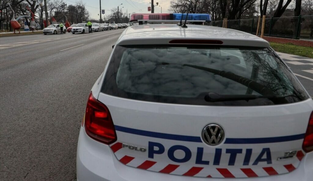 un bărbat a fost găsit mort pe scara blocului un bărbat a fost găsit mort pe scara blocului