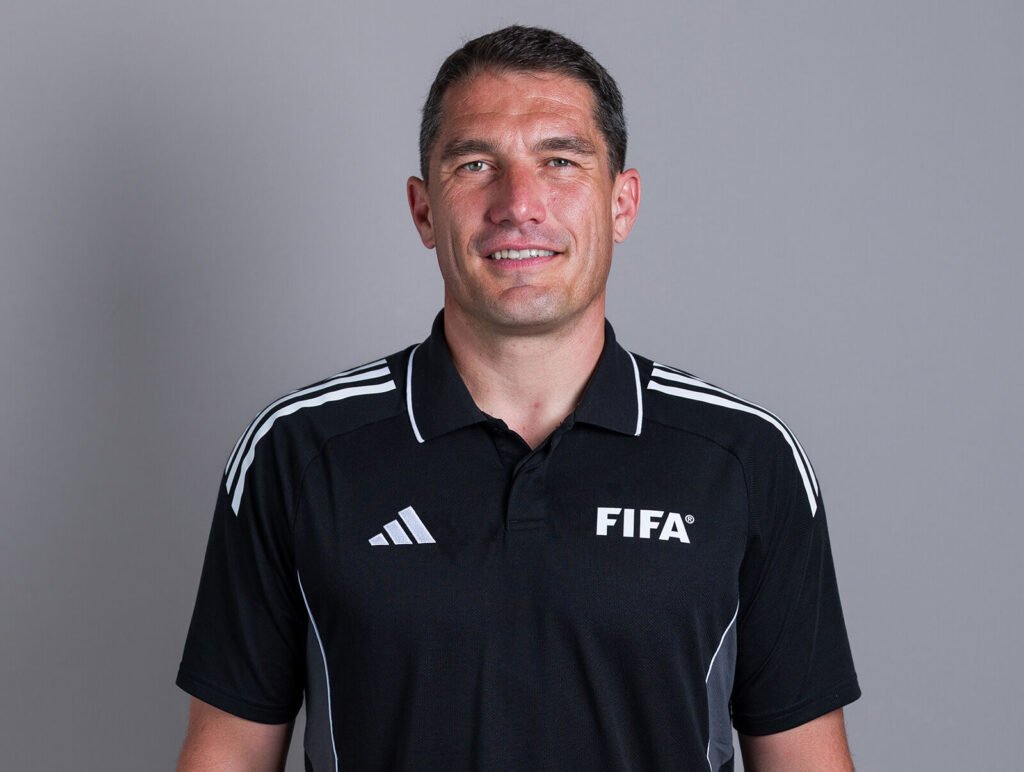 Istvan Kovacs va arbitra meciul cu numărul 1.000 din istoria competiției