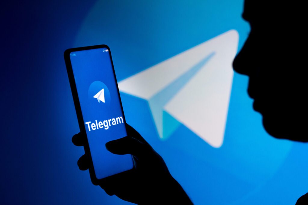 Rusia și Iran ar recruta adolescenți pe Telegram și Discord pentru spionaj și sabotaj în Europa