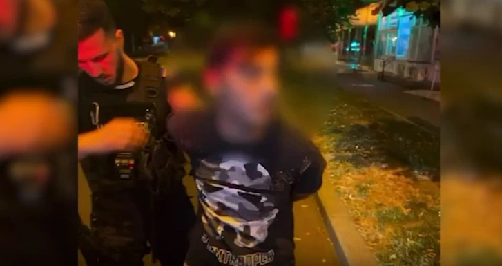 Arestat după ce a urmărit, sechestrat și violat o femeie. Scene șocante în Sectorul 2 Arestat după ce a urmărit, sechestrat și violat o femeie. Scene șocante în Sectorul 2