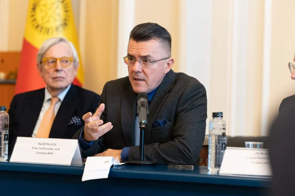 Dan Dungaciu (prim-vicepreședinte AUR): „Pactul Ribbentrop-Molotov este viu și lovește din nou, iar Ministerul Afacerilor de Externe al României tace” Dan Dungaciu (prim-vicepreședinte AUR): „Pactul Ribbentrop-Molotov este viu și lovește din nou, iar Ministerul Afacerilor de Externe al României tace”