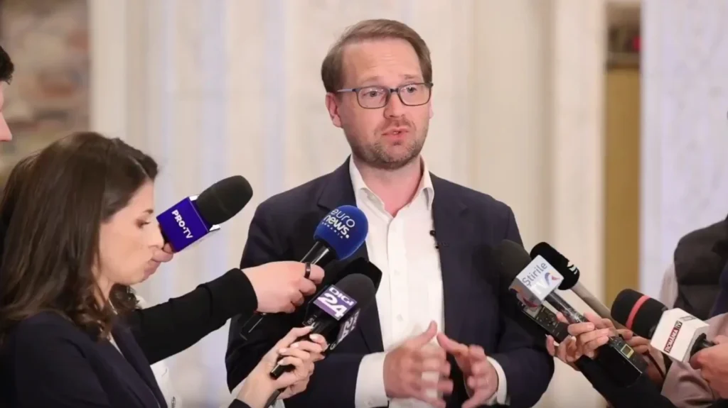 Dominic Fritz: „Nu sunt spion german. Ar fi ales și ei un Popescu!” Dominic Fritz: „Nu sunt spion german. Ar fi ales și ei un Popescu!”
