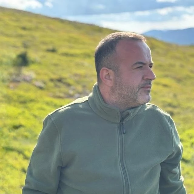 Fost șef al CSM: “S-a tăcut mult prea mult timp de când o grupare se joacă cu țara” Fost șef al CSM: "S-a tăcut mult prea mult timp de când o grupare se joacă cu țara”