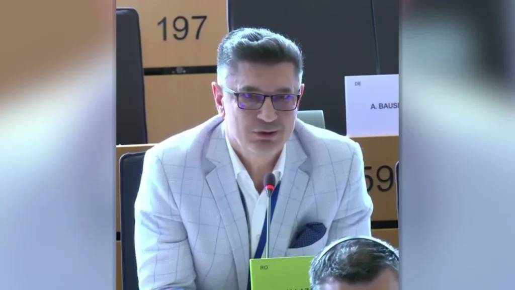 Luis Lazarus acuză: „Industria românească, pusă pe butuci de deciziile politicienilor” Luis Lazarus acuză: „Industria românească, pusă pe butuci de deciziile politicienilor”