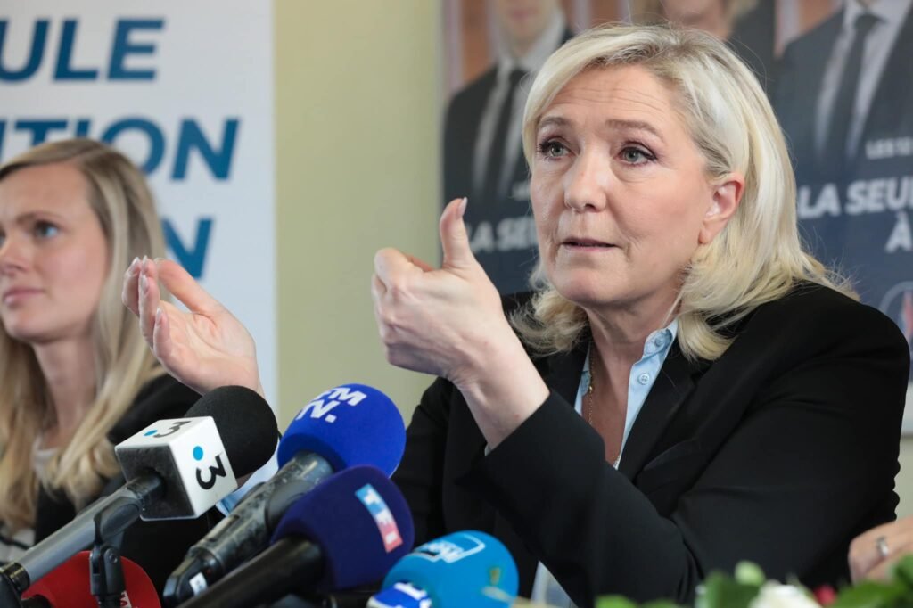 Marine Le Pen și-a anunțat oficial candidatura la alegerile prezidențiale din Franța Marine Le Pen și-a anunțat oficial candidatura la alegerile prezidențiale din Franța