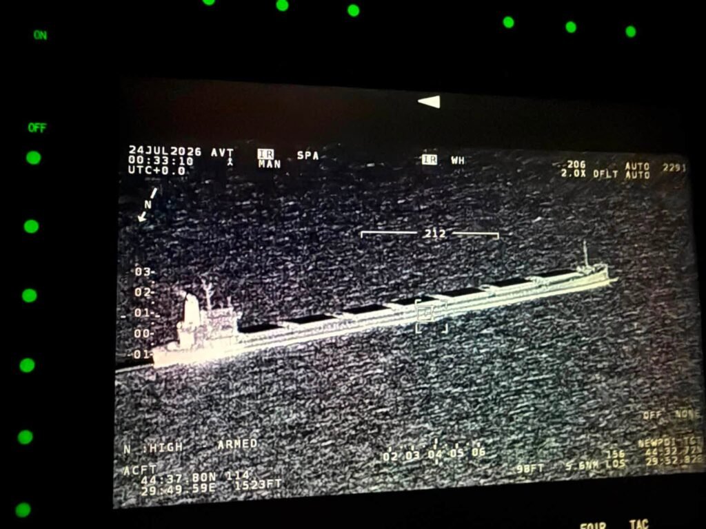 Navă comercială avariată în Marea Neagră, în apropiere de Sfântu Gheorghe. Autoritățile iau în calcul impactul cu o dronă maritimă sau o mină