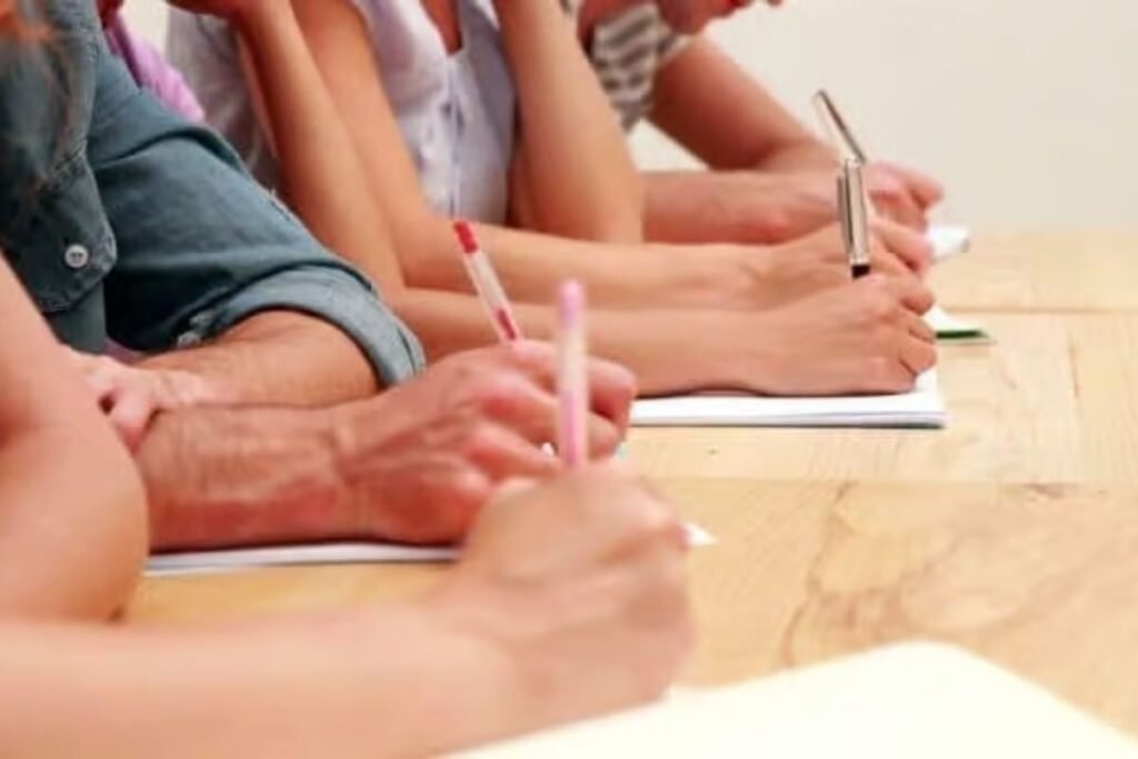 peste 37.000 de candidați susțin proba scrisă Titularizare 2026: peste 37.000 de candidați susțin proba scrisă