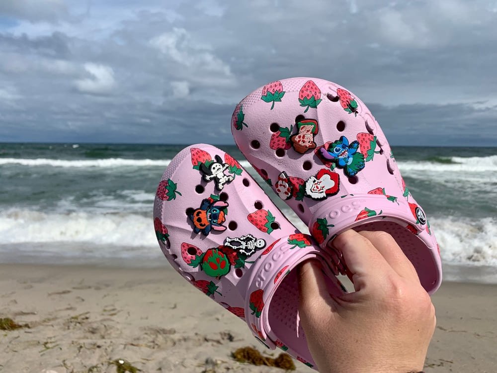 9 moduri prin care Jibbitz personalizează orice pereche de Crocs (P) 9 moduri prin care Jibbitz personalizează orice pereche de Crocs (P)