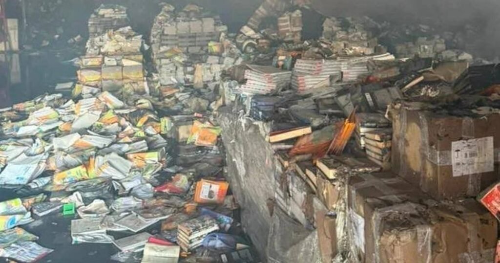 Atacurile rusești au distrus 12 milioane de cărți în Ucraina, chiar înainte de începerea școlii. „Este ca și cum ne-am pierde inimile” Atacurile rusești au distrus 12 milioane de cărți în Ucraina, chiar înainte de începerea școlii. „Este ca și cum ne-am pierde inimile”