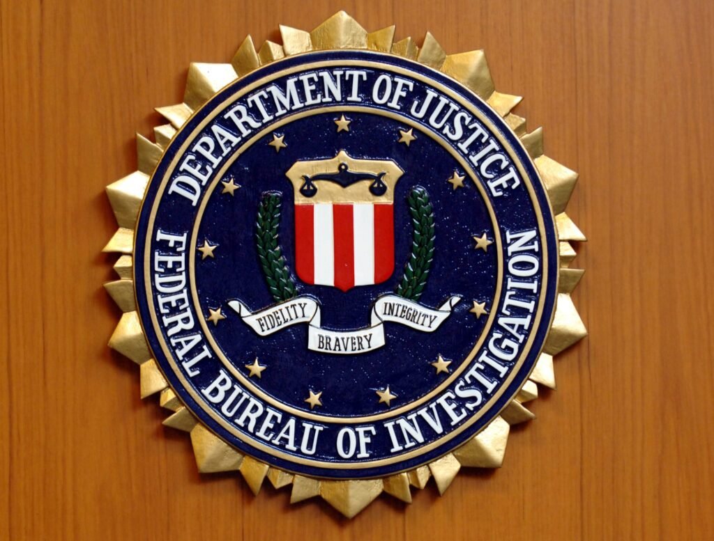 Un agent FBI a furat aproape 1 milion de dolari în criptomonede din conturile unui suspect
