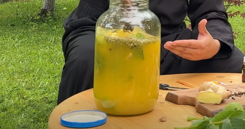 „Limonada de deparazitare”, rețeta mănăstirească devenită virală. Ce spun medicii despre efectele ei