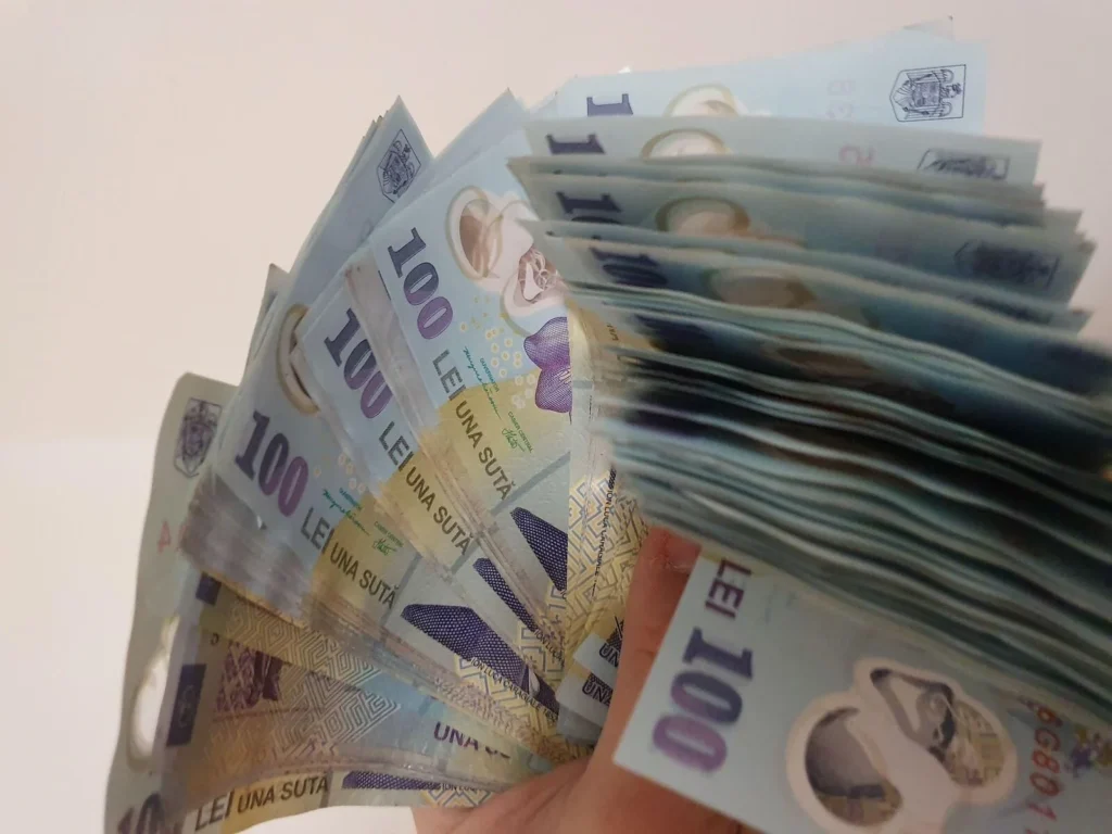 România intră în stagflație. Economia scade, iar prețurile continuă să crească România intră în stagflație. Economia scade, iar prețurile continuă să crească