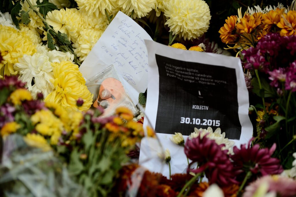 MEDIAFAX 35. 2015 – Incendiul de la Clubul Colectiv, tragedia care a scos România în stradă. Guvernul Ponta demisionează MEDIAFAX 35. 2015 - Incendiul de la Clubul Colectiv, tragedia care a scos România în stradă. Guvernul Ponta demisionează