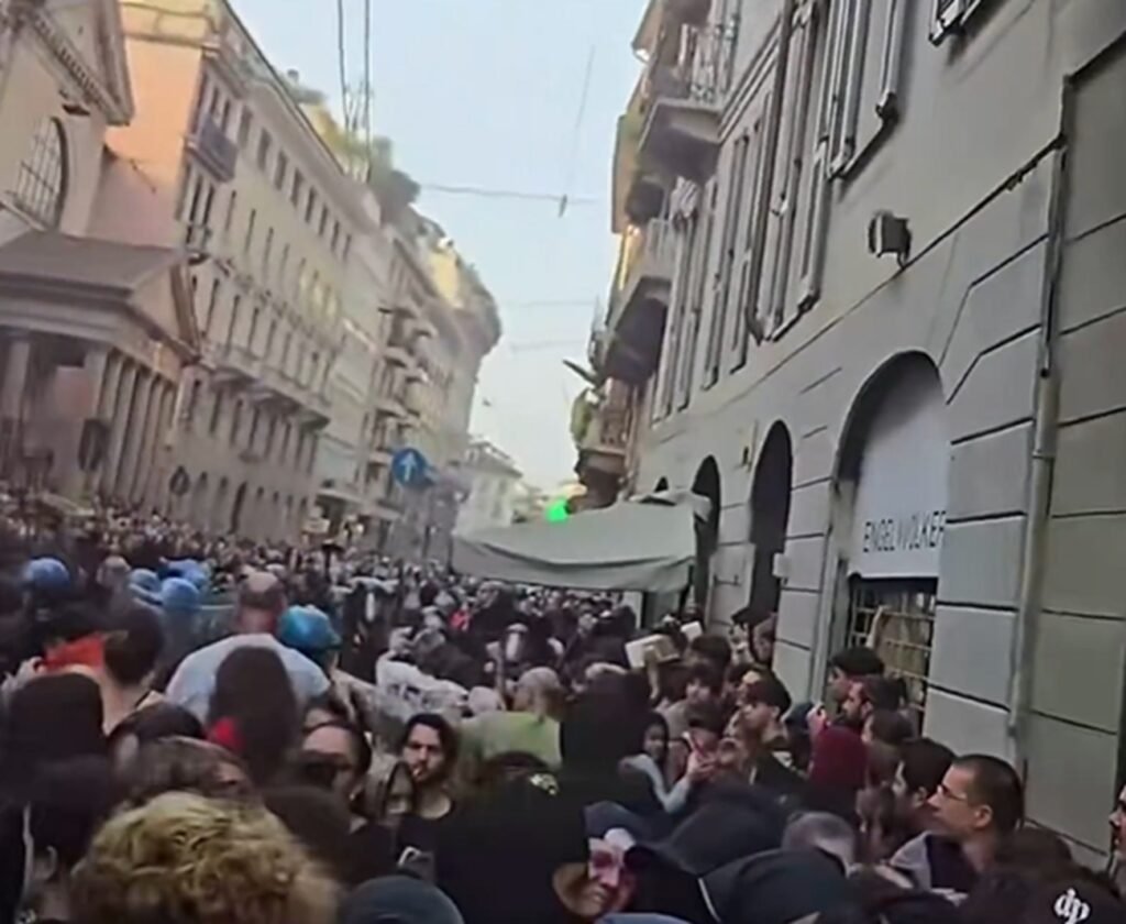 Peste 100.000 de oameni în stradă la Roma. La Milano, protestul a degenerat în violențe Peste 100.000 de oameni în stradă la Roma. La Milano, protestul a degenerat în violențe